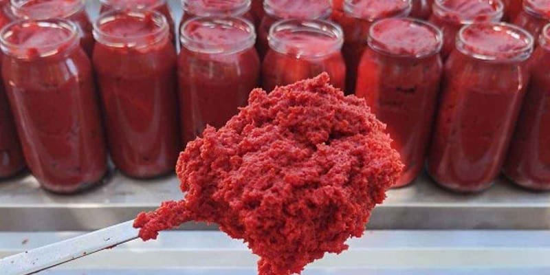 تصویر 1 از رب گوجه فرنگی محلی تهیه شده با روش های بومی و حفظ عطر طبیعی گوجه تازه